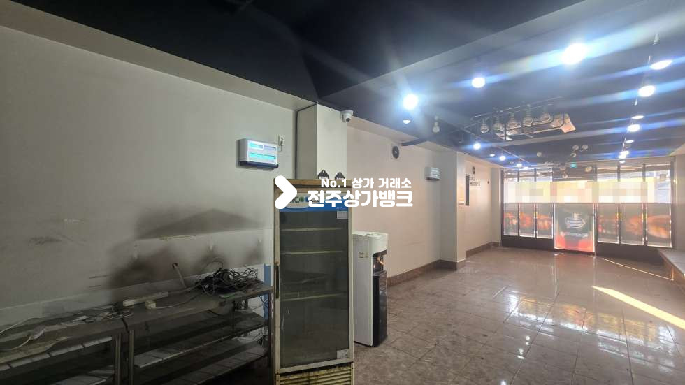 전북 전주덕진구 송천동1가 송천동1가 30평형 무권리 음식점 자리 주방타일교체되어 깔끔 ! 즉시입주가능 월세 매물번호 16892 사진 4