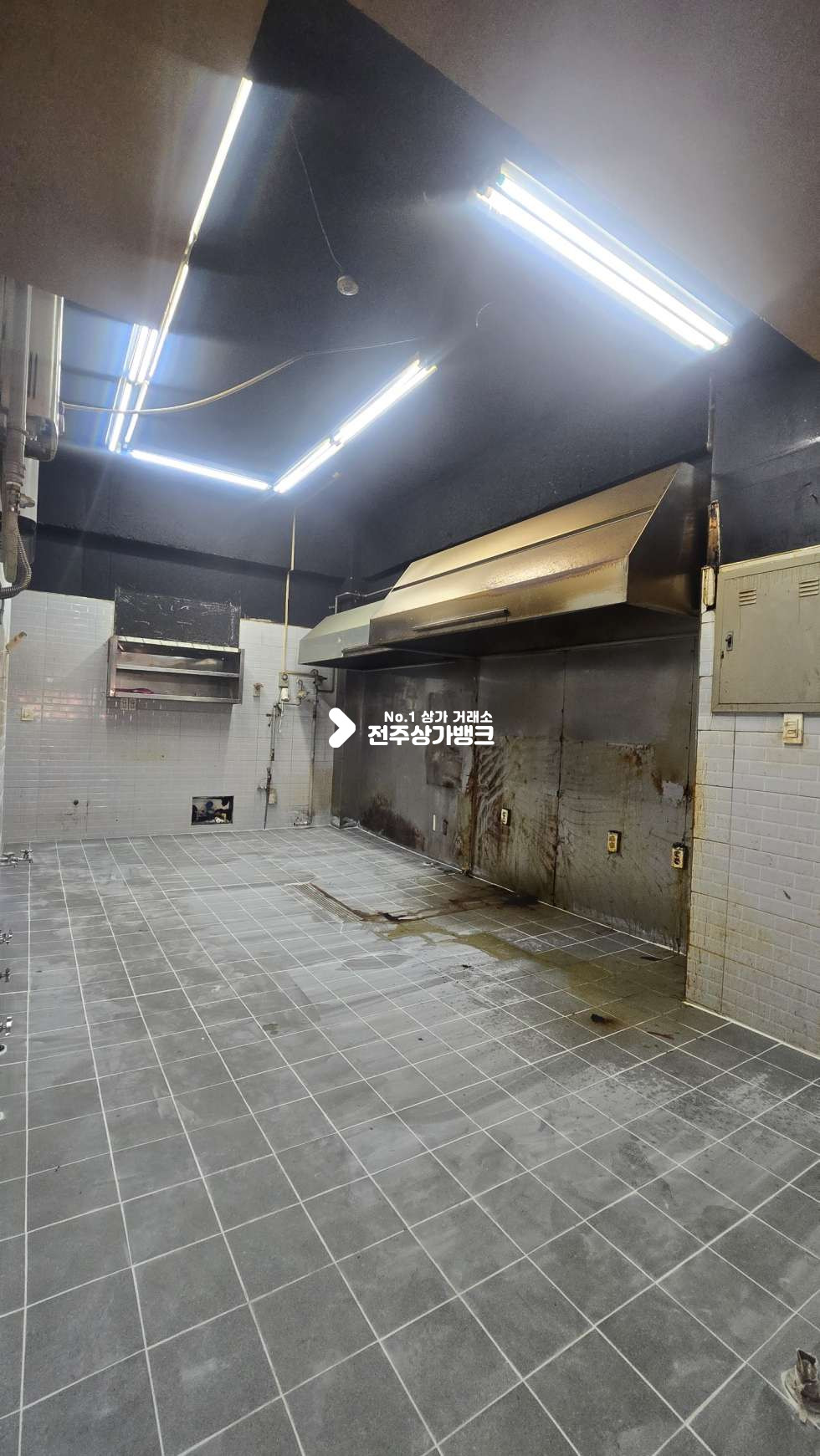 전북 전주덕진구 송천동1가 송천동1가 30평형 무권리 음식점 자리 주방타일교체되어 깔끔 ! 즉시입주가능 월세 매물번호 16892 사진 5