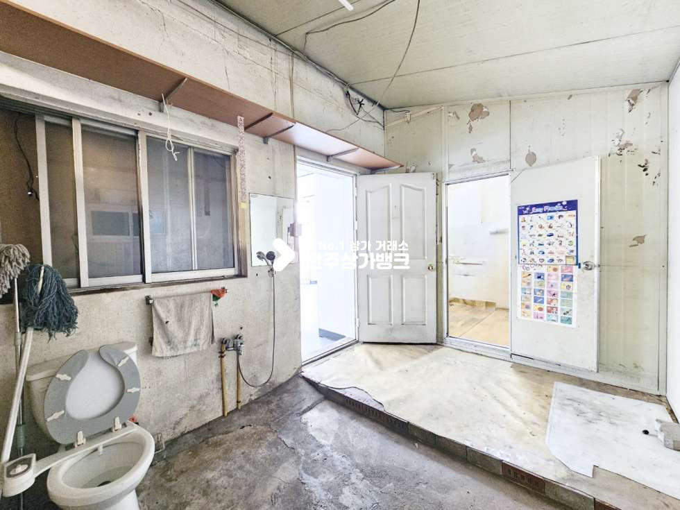 전북 전주완산구 서신동 ●홍보효과좋은36평●상가즉시입주●판매시설강추● 월세 매물번호 16893 사진 5