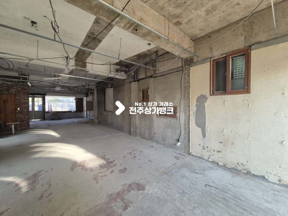 전북 전주완산구 교동 ○한옥마을 메인거리 경기전 앞 핫한 위치! 1층상가. 모든업종 가능!○ 월세 매물번호 16878 사진 4