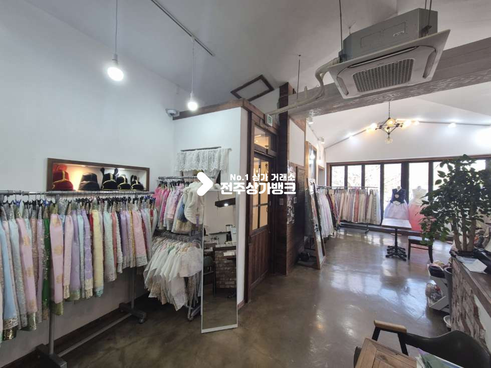 전북 전주완산구 교동 ○한옥마을 한복대여점 양도양수! 메인도로 위치 최상!○ 월세 매물번호 16907 사진 2