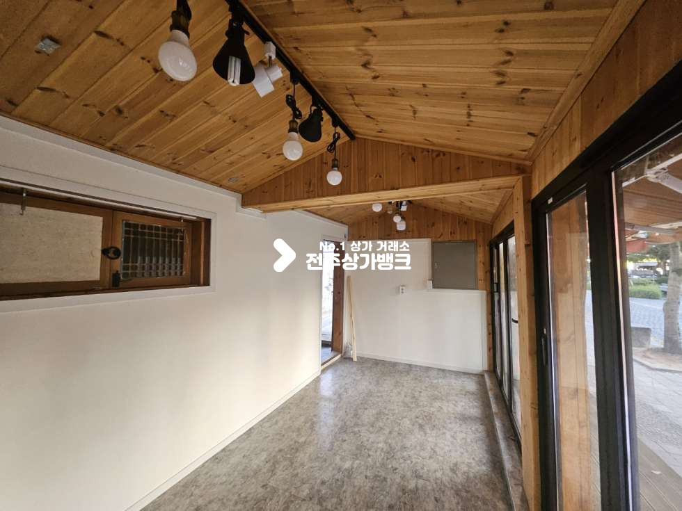 전북 전주완산구 풍남동3가 한옥 마을 센터 //은행로 접한 메인 자리//반칸도 가능 월세 매물번호 15353 사진 5