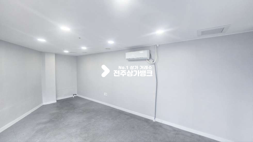 전북 전주완산구 효자동2가 1인교습소,사무실로 사용가능한 저렴한 가격대의 소형상가 ! 즉시입주가능 월세 매물번호 16925 사진 2