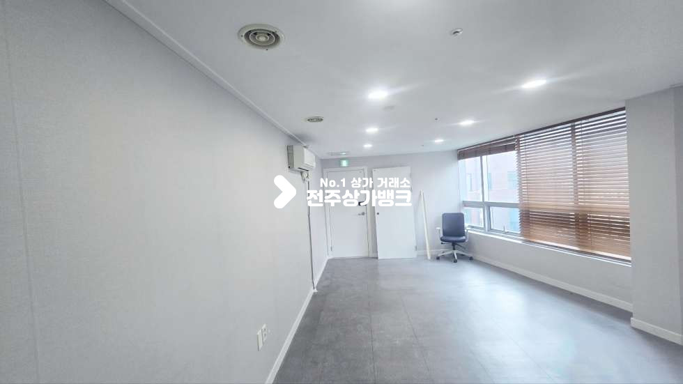 전북 전주완산구 효자동2가 1인교습소,사무실로 사용가능한 저렴한 가격대의 소형상가 ! 즉시입주가능 월세 매물번호 16925 사진 4