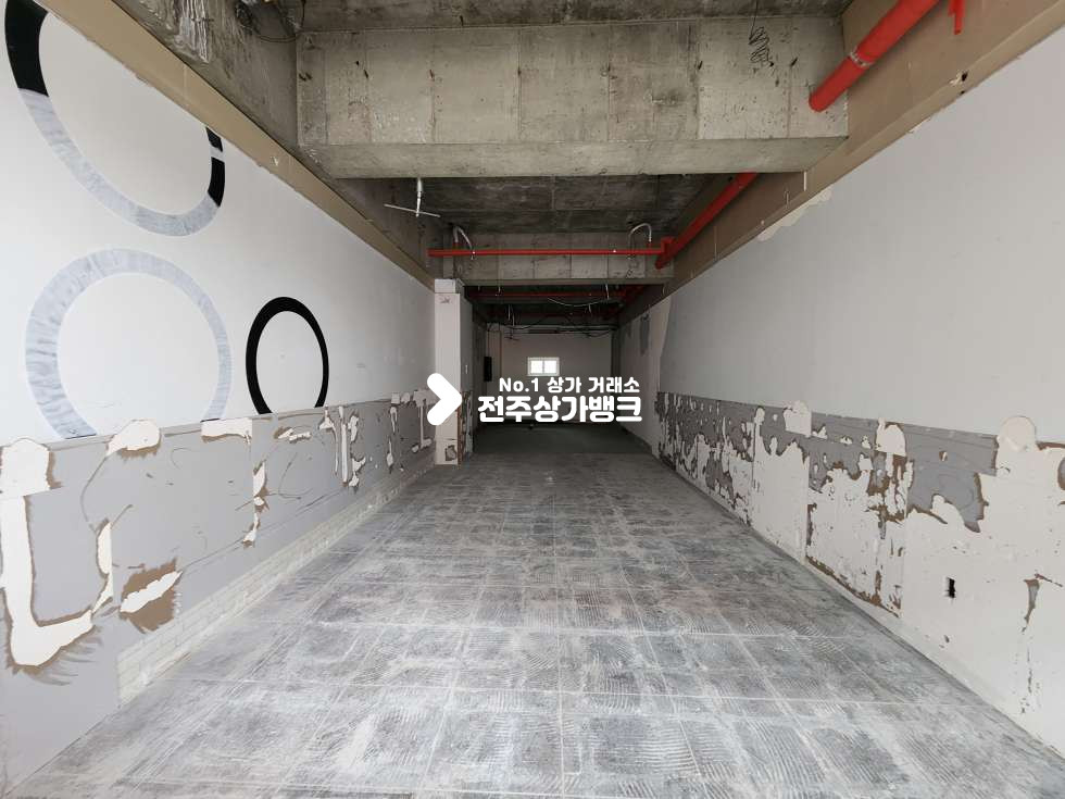 전북 전주완산구 효자동2가 아파트밀집지 부근. 도로변 1층상가. 유동인구 있는편. 주차장있음 월세 매물번호 16928 사진 6