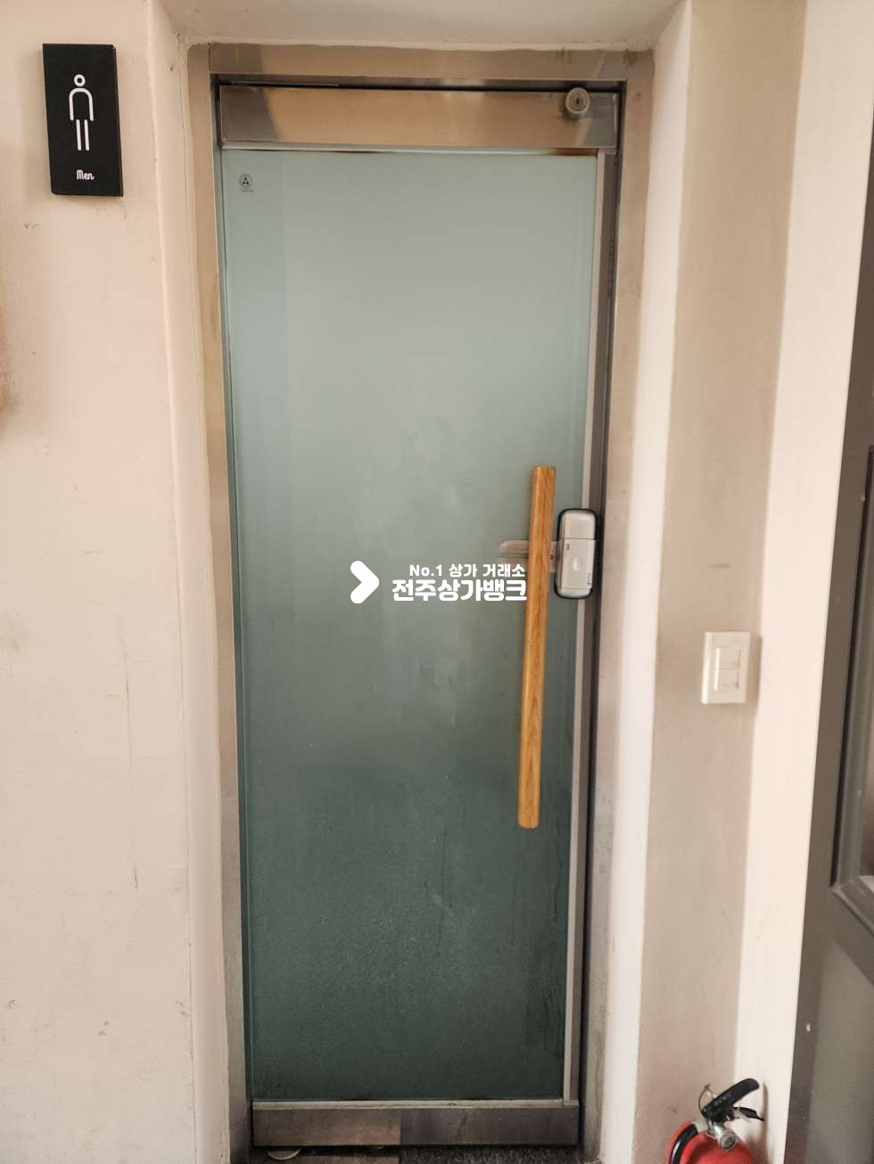 전북 전주완산구 효자동2가 수병원사거리 가시성 좋은 코너상가. 구분화장실있음. 미용실,사무실,학원등추천 월세 매물번호 16933 사진 9