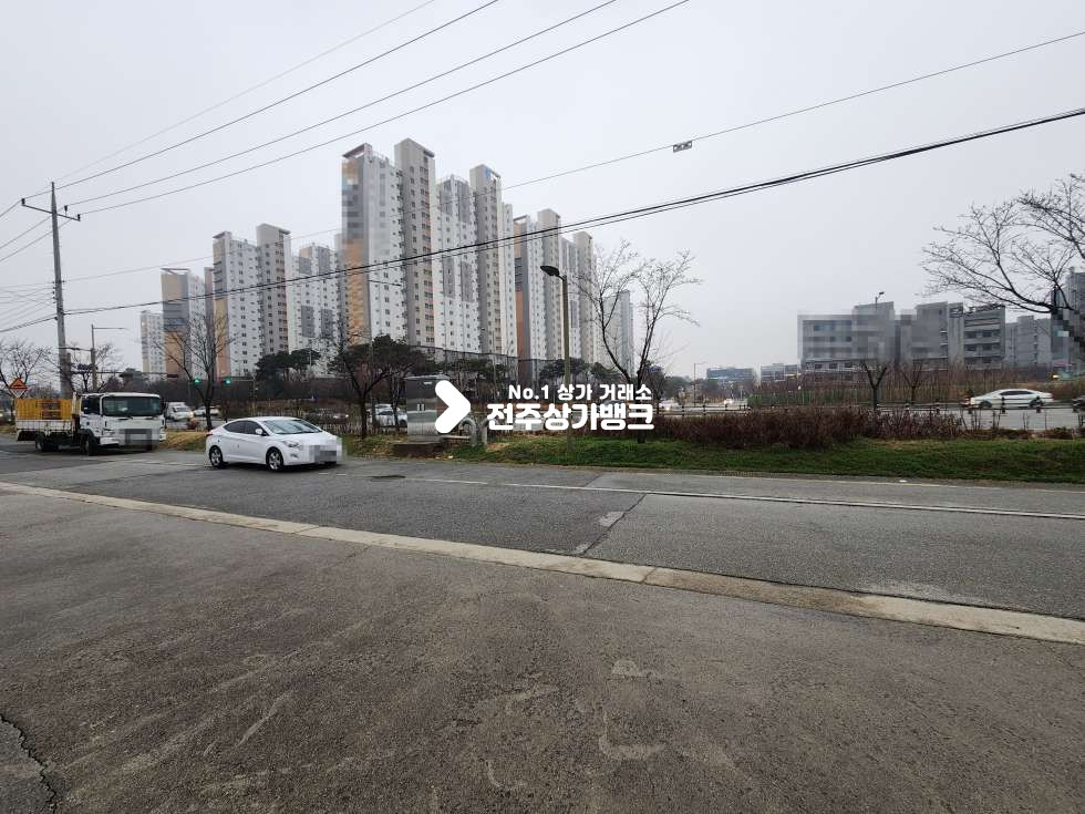 전북 전주덕진구 만성동 만성동 제일풍경채 부근. 대로변 1층상가. 주차장 넓고 자리많음. 사무실 추천 월세 매물번호 16935 사진 6