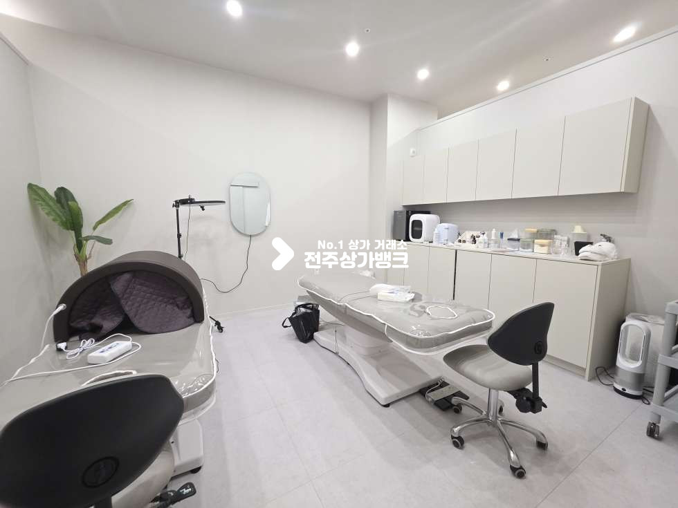 전북 전주완산구 효자동2가 ★신시가지 60평대 피부미용 인테리어 최근★ 월세 매물번호 16937 사진 7