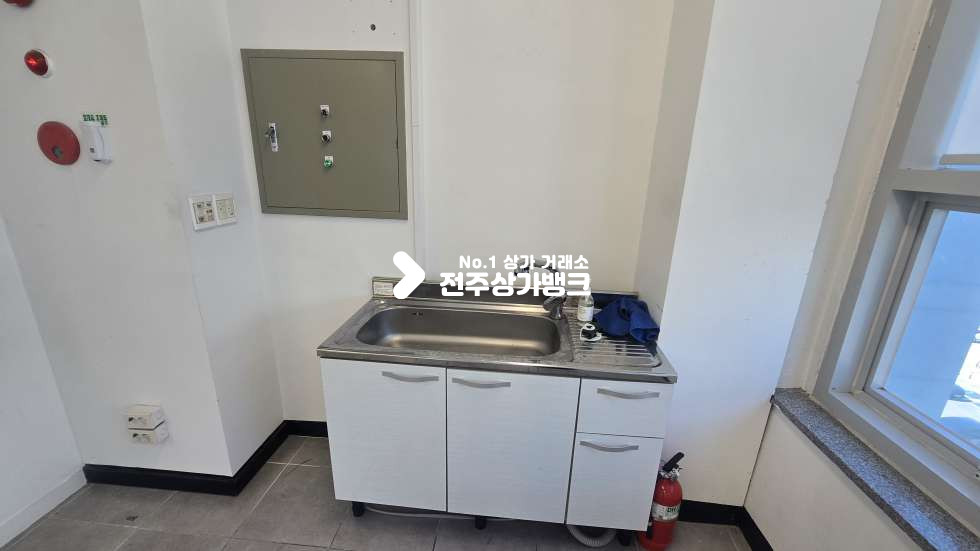 전북 전주완산구 효자동2가 내부깔끔 , 냉난방기 옵션 즉시입주가능 월세 매물번호 16943 사진 7