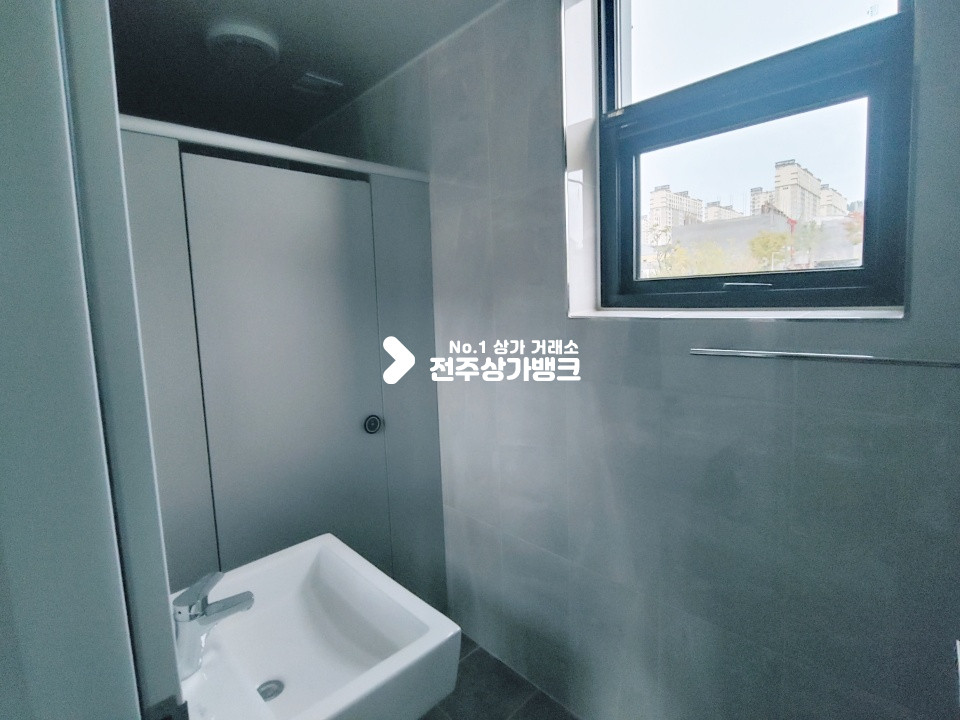 전북 전주덕진구 만성동 인테리어 높은 천장 들어가기만 하면되는곳 월세 매물번호 10862 사진 6