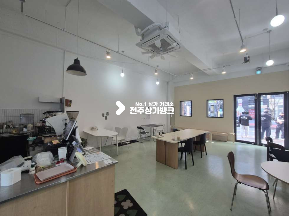 전북 전주완산구 효자동3가 ○효자동 신시가지 1층 카페. 양도양수○ 월세 매물번호 16816 사진 1