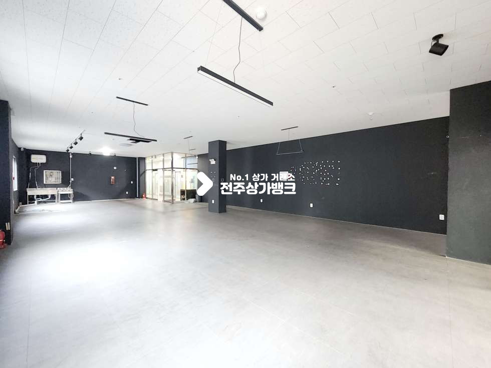 전북 완주군 이서면 혁신도시 유동인구 많은곳. 천장 바닥 인테리어완. 즉시입주가능. 월세 매물번호 16994 사진 4