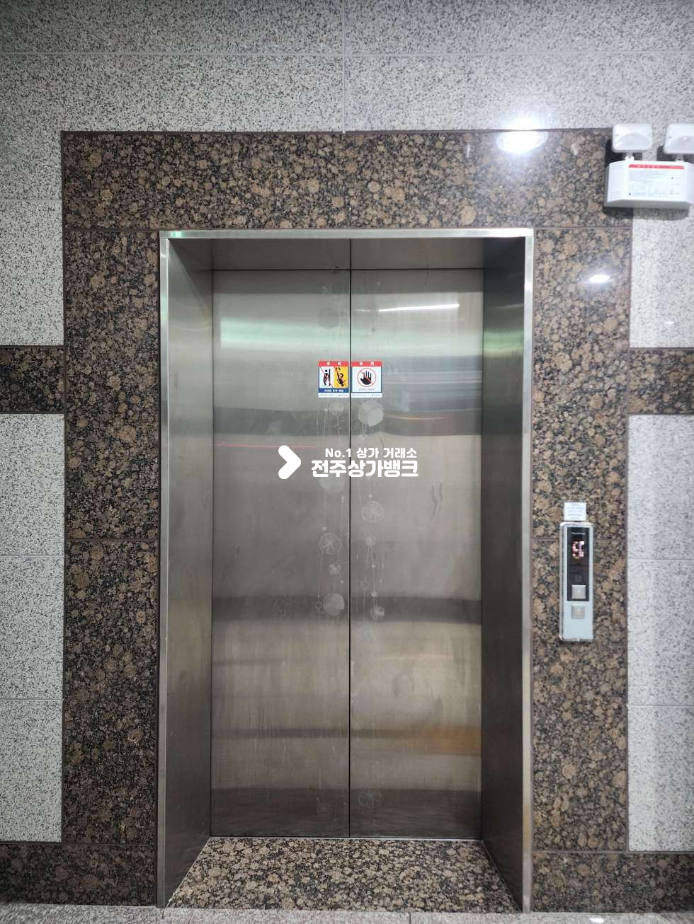 전북 완주군 이서면 혁신도시 유동인구 많은곳. 천장 바닥 인테리어완. 즉시입주가능. 월세 매물번호 16994 사진 8