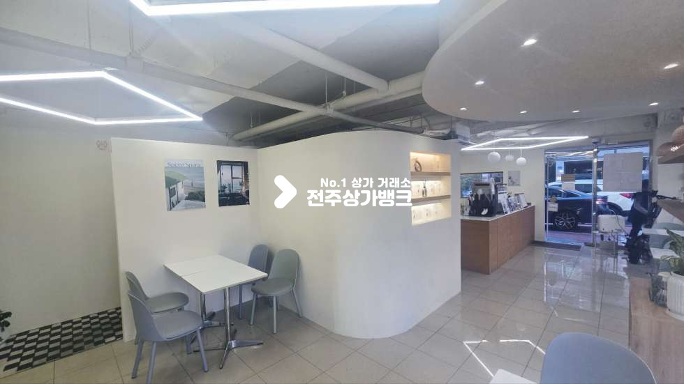 전북 전주완산구 효자동3가 내부깔끔 합리적인권리금의 개인카페 양도양수 즉시입주가능 월세 매물번호 16775 사진 2