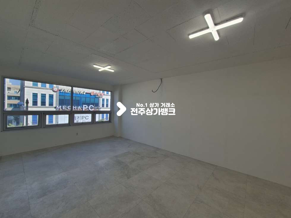전북 전주완산구 효자동3가 ○효자동 다이소인근 3층 소형상가. 뷰티샵. 개인사무실 추천! ○ 월세 매물번호 17008 사진 2
