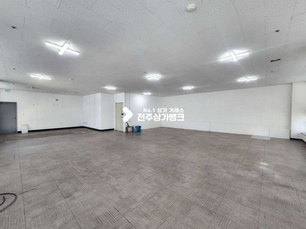 전북 전주완산구 효자동2가 신시가지. 빌딩밀집지내 빌딩 3층상가. 즉시입주가능 월세 매물번호 17011 사진 1