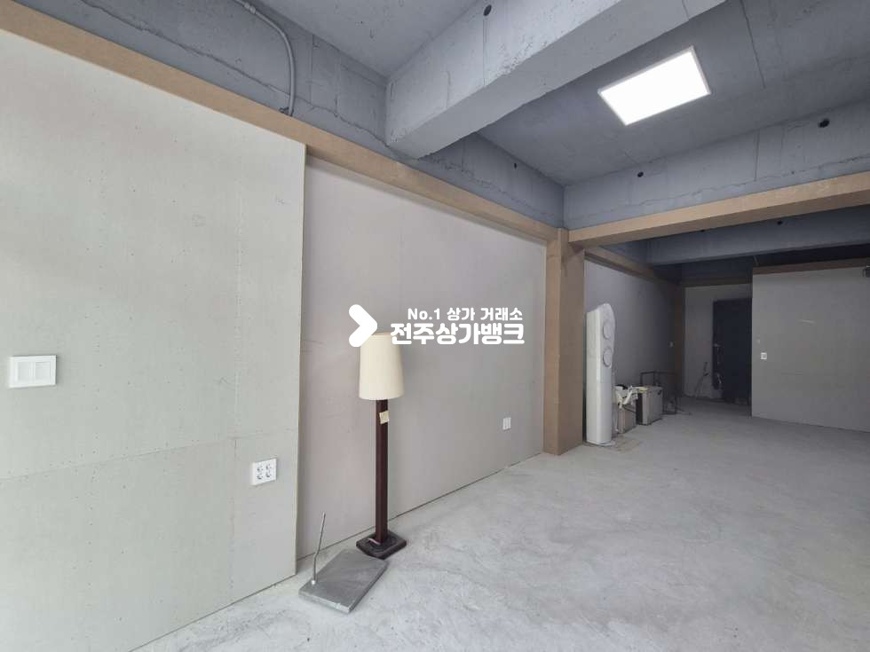 전북 전주덕진구 금암동 ○금암동 사대부고사거리 인근 1층 소형상가. 판매시설 추천!○ 월세 매물번호 17022 사진 3