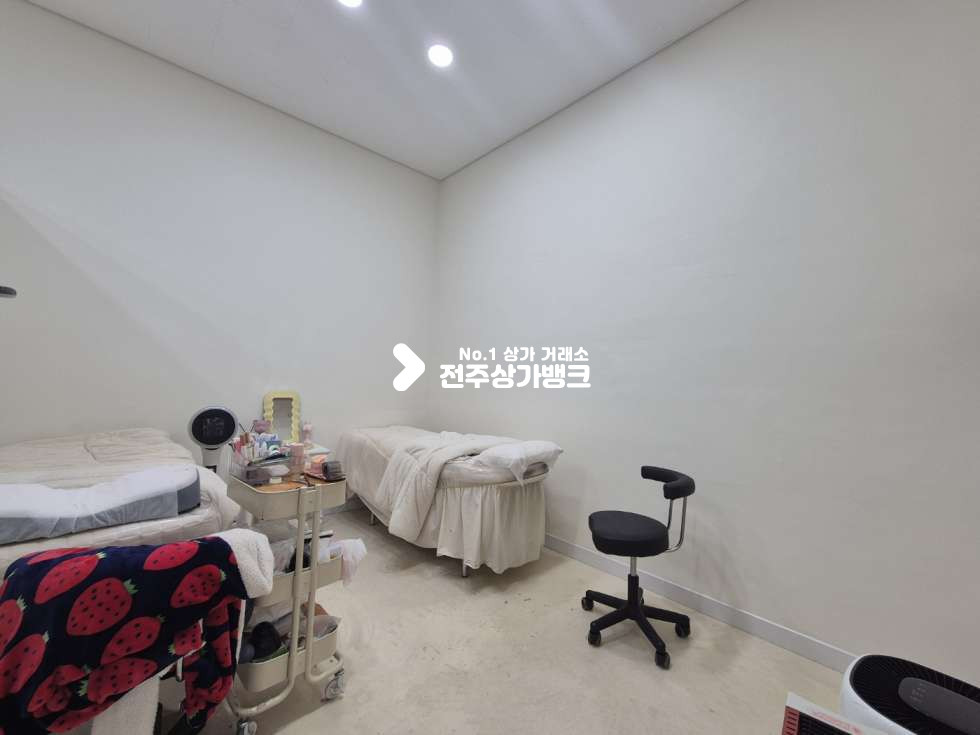 전북 전주완산구 효자동2가 ○효자동 뷰티샵 양도양수○ 월세 매물번호 17051 사진 2