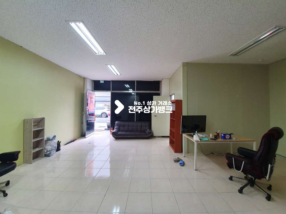 전북 전주완산구 효자동3가 사무실로 들어오세요~^^ 월세 매물번호 10867 사진 1