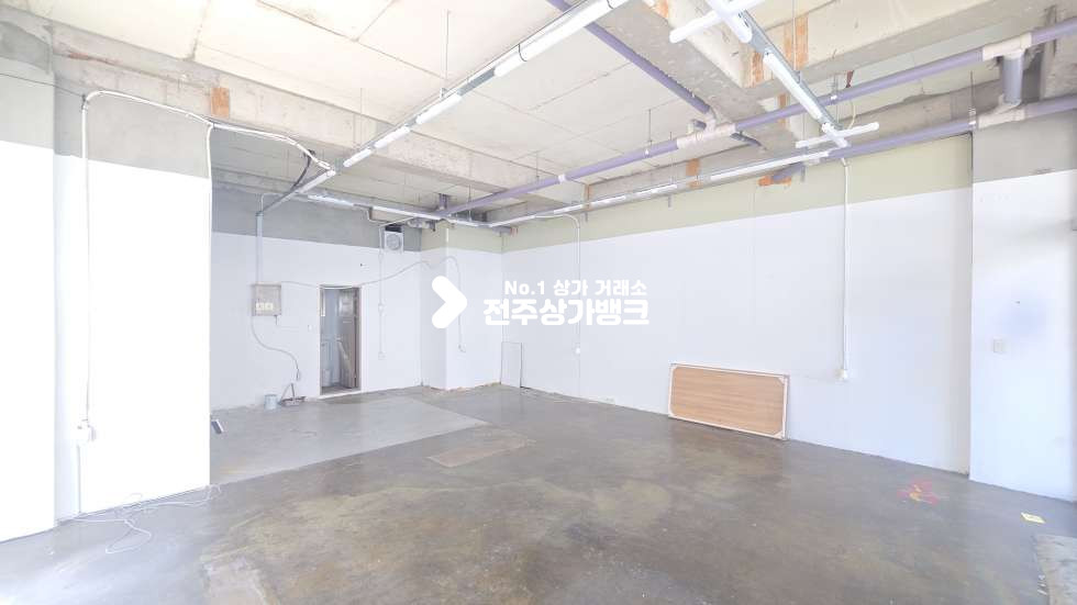 전북 전주완산구 효자동2가 효자동2가 평생교육원부근 1층상가 앞 폴딩도어설치 자동차업종&미용등 강력추천 ! 월세 매물번호 17068 사진 1