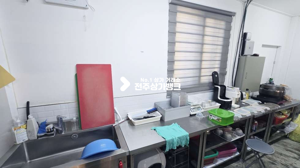 전북 전주완산구 중화산동2가 중화산동2가 장사잘되고 유동인구 많은곳 1층 과일가계상가 양도양수 권리금협의가능 ! 월세 매물번호 16653 사진 6