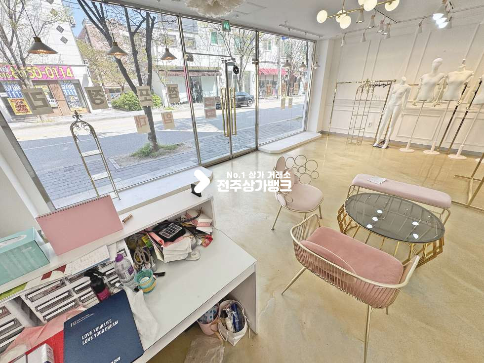 전북 전주완산구 효자동3가 기전중 근처 옷가게하던 깔끔한 상가 나왔습니다 월세 매물번호 17088 사진 6