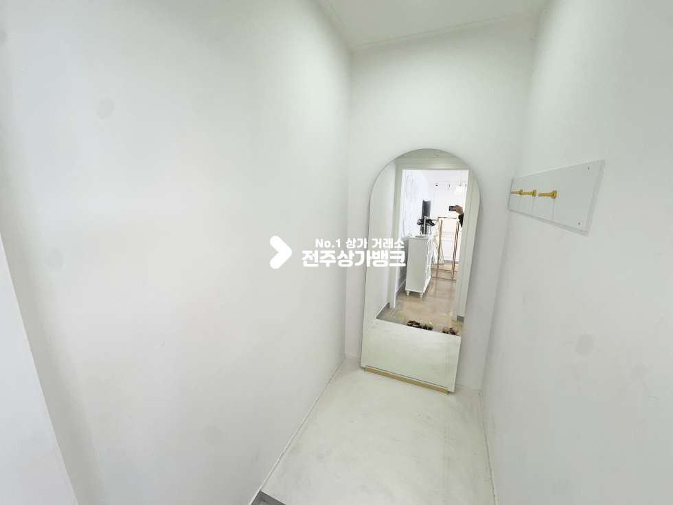 전북 전주완산구 효자동3가 기전중 근처 옷가게하던 깔끔한 상가 나왔습니다 월세 매물번호 17088 사진 7