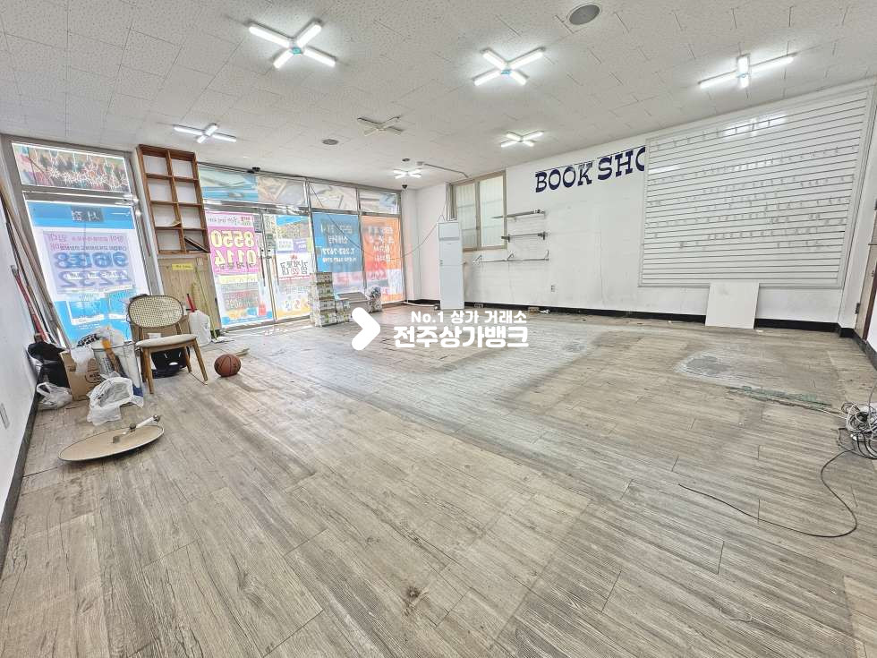 전북 전주완산구 효자동3가 기전여고 바롱앞 넓은평수 깔끔한컨디션 상가 공실나왔습니다 월세 매물번호 17081 사진 3
