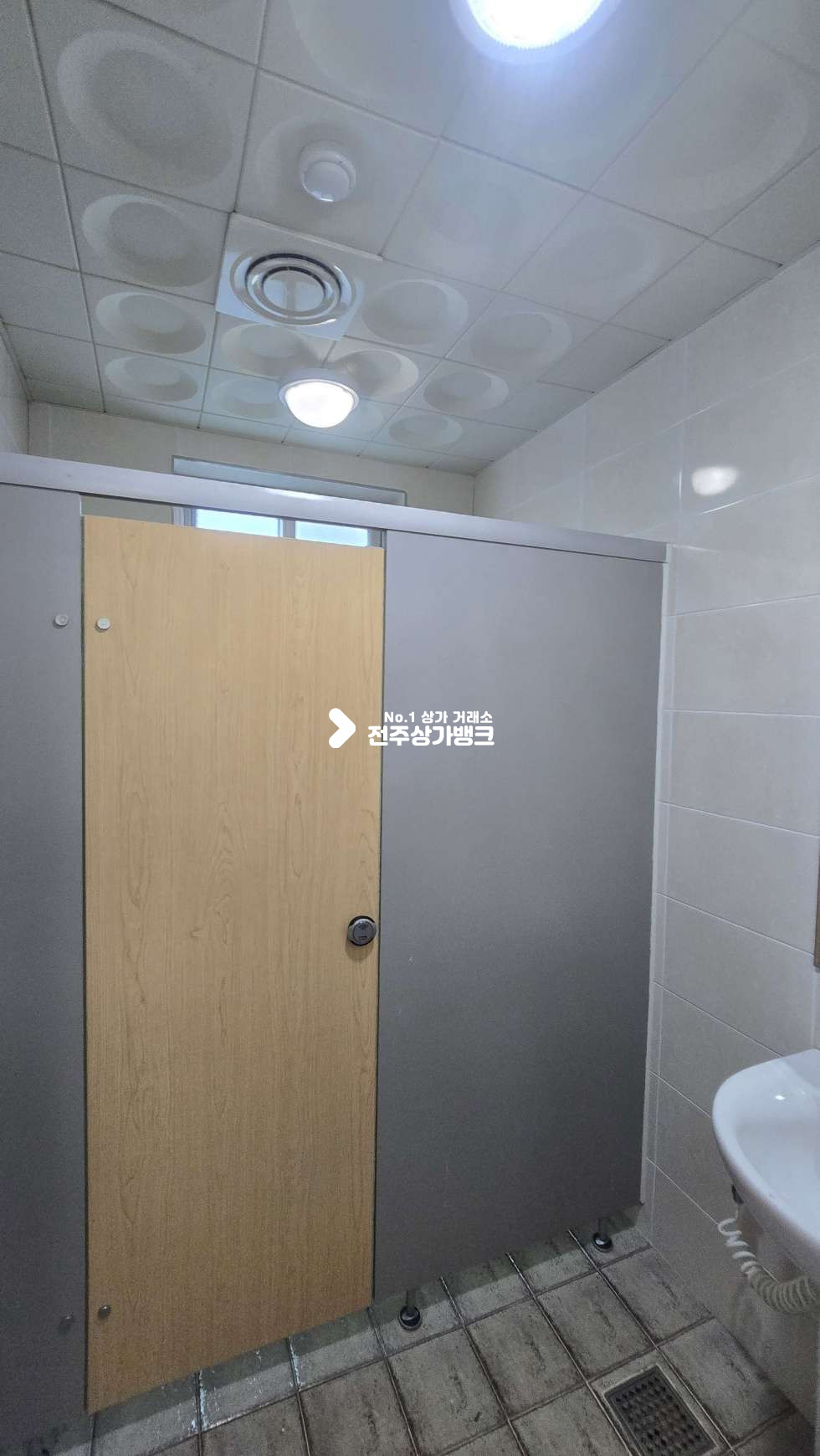 전북 전주완산구 효자동3가 신시가지 내부 깔끔 룸분리,냉난방기 설치 된 35평형 사무실 즉시입주가능 월세 매물번호 16774 사진 12