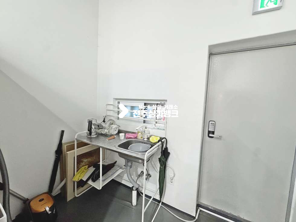 전북 전주완산구 효자동3가 부동산하던 자리 상가 컨디션은 최상입니다 월세 매물번호 17130 사진 4