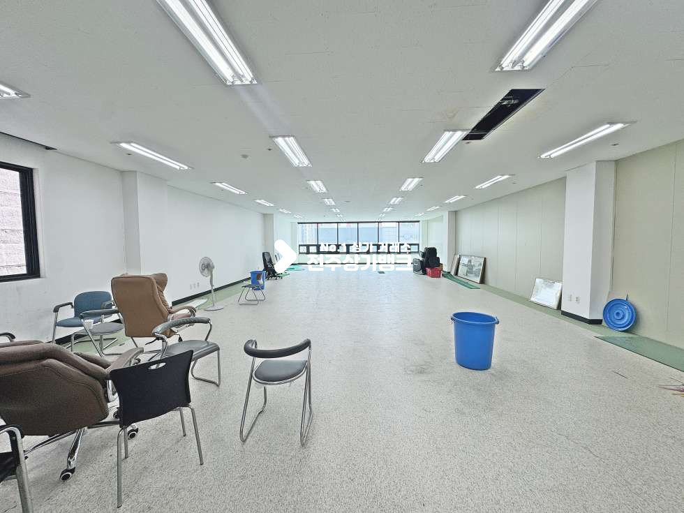 전북 전주완산구 효자동3가 신시가지 메인거리7층 넓은평수 상가 나왔습니다 월세 매물번호 17138 사진 3
