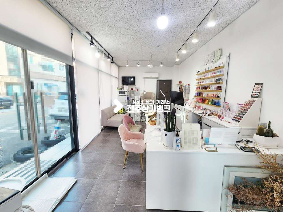 전북 전주완산구 효자동3가 홍산초 부근. 깔끔한 내부. 소액 권리금 있음. 네일샵 추천 월세 매물번호 16606 사진 2