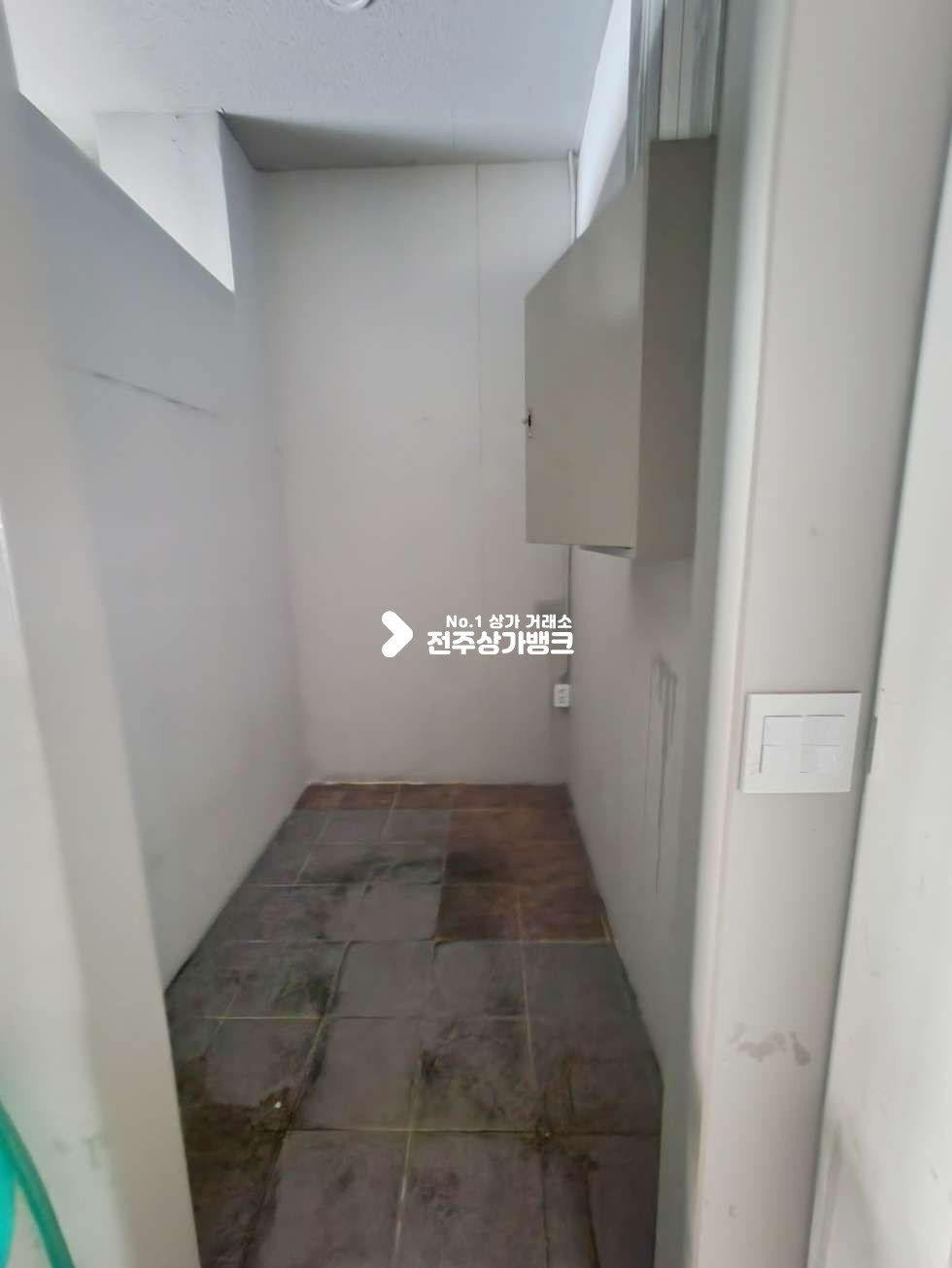 전북 전주완산구 효자동3가 홍산초 부근. 빌라 뒷길에 주차가능. 배달상가로도 추천 월세 매물번호 16977 사진 10