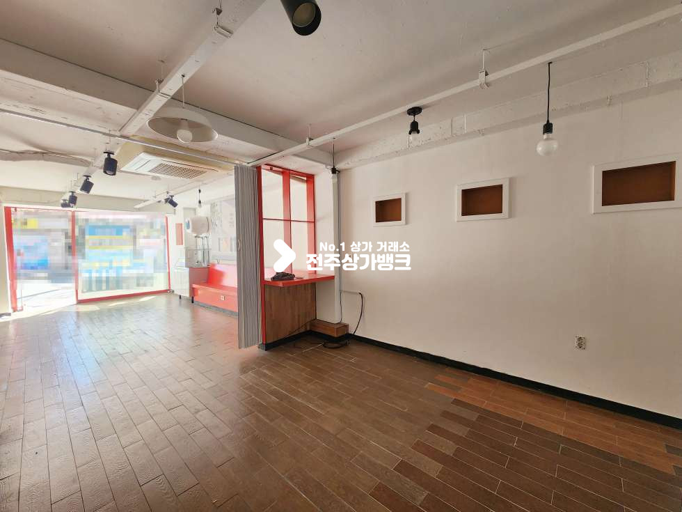 전북 전주완산구 효자동3가 전주대신정문 인근. 빌라밀집지 도로변 1층상가. 미용/뷰티업종, 네일샵등 추천 월세 매물번호 17041 사진 5