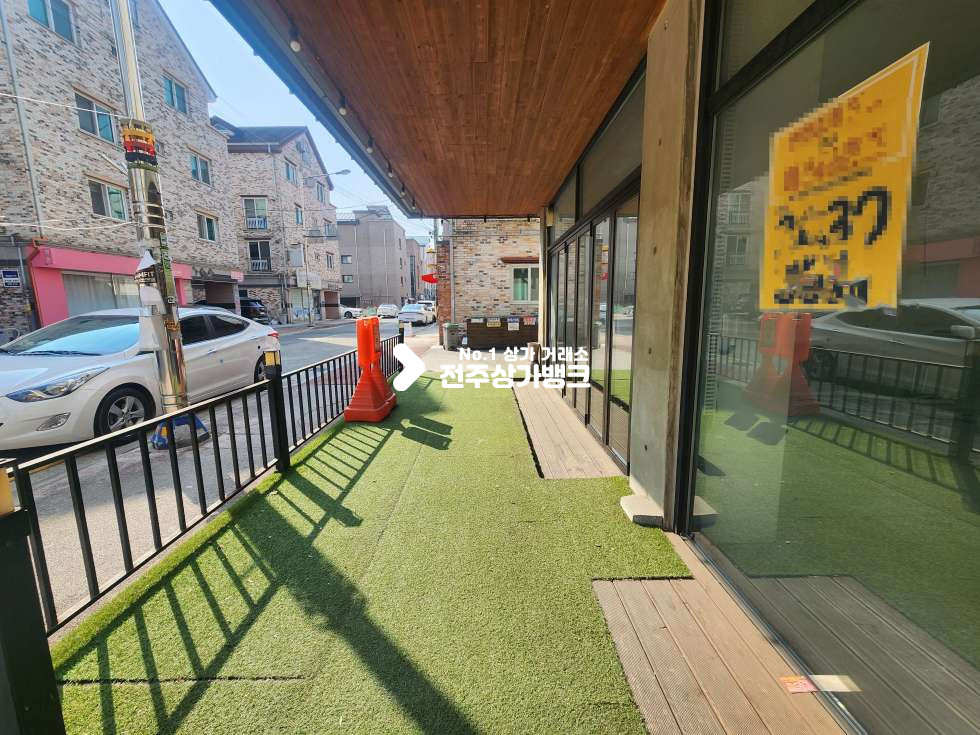 전북 전주완산구 효자동3가 문학초 부근. 빌라밀집지 빌라 1층상가. 내부화장실2개. 데크테라스 월세 매물번호 16856 사진 9