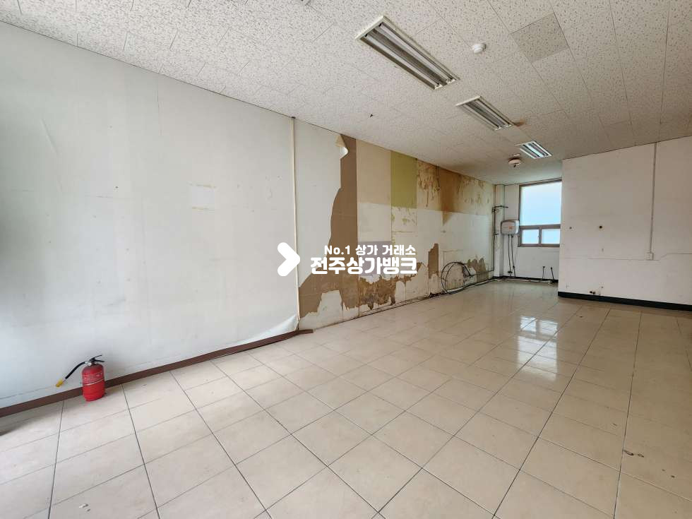 전북 전주완산구 효자동3가 효자동 신시가지. 빌라밀집지 1층상가. 내부화장실O 월세 매물번호 16843 사진 4