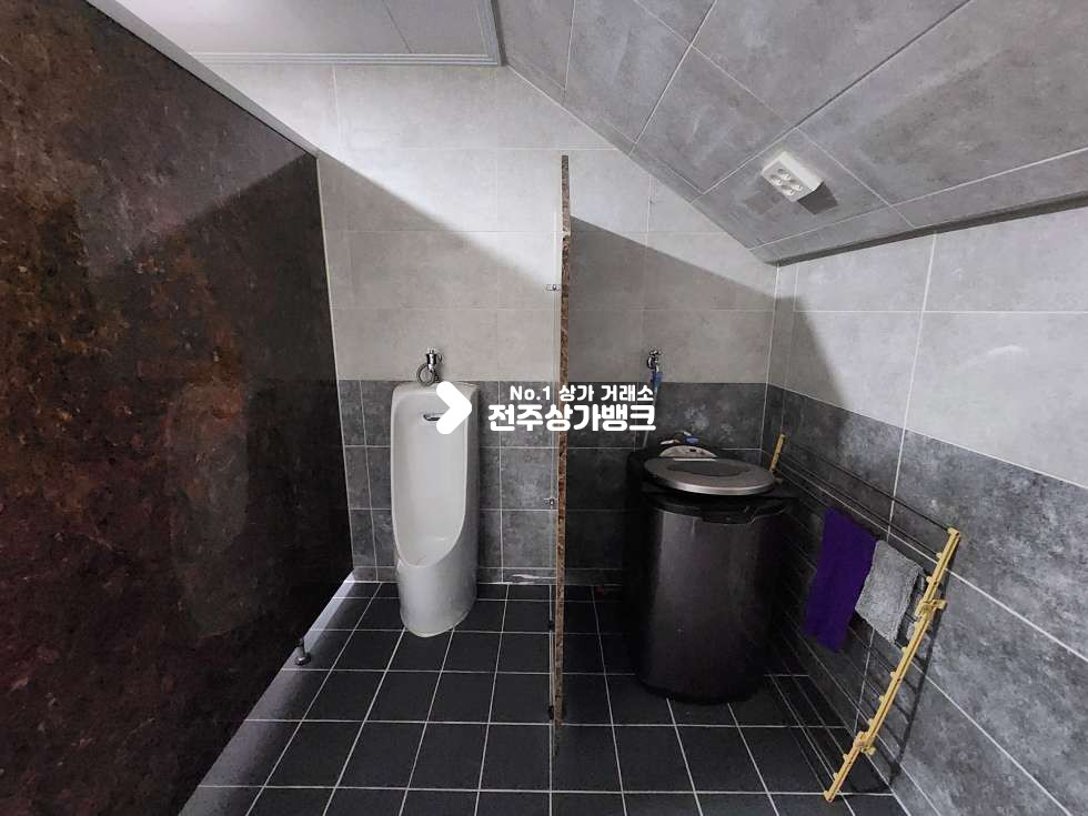 전북 전주완산구 효자동2가 효자동 신시가지 인근 .아파트 밀집지 1층상가. 인테리어 완료. 내부화장실O 월세 매물번호 16840 사진 9