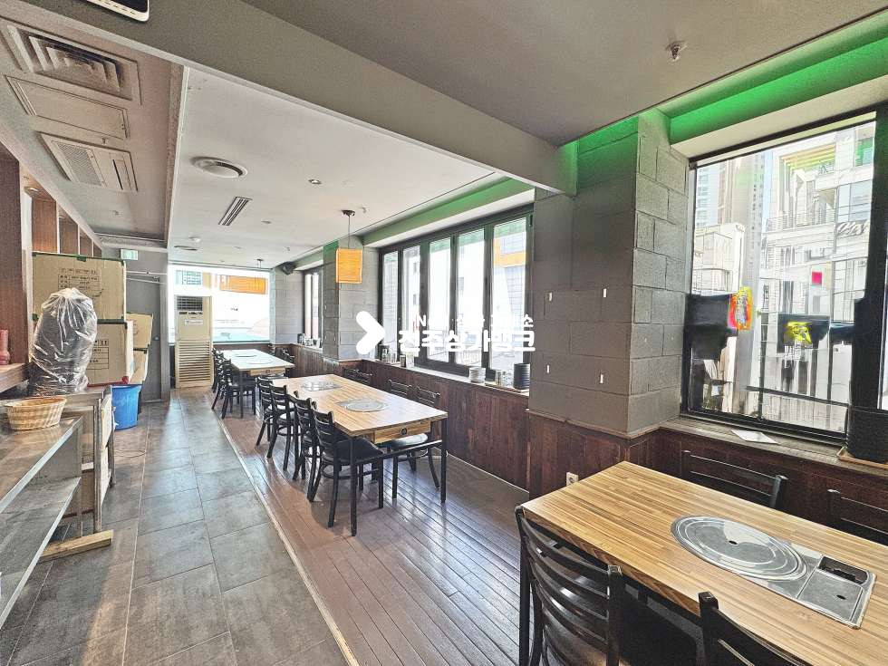 전북 전주완산구 효자동3가 132평에 음식점하던 집기그대로 권리가1000만원....? 메인거리인데 너무싸다 월세 매물번호 17140 사진 8