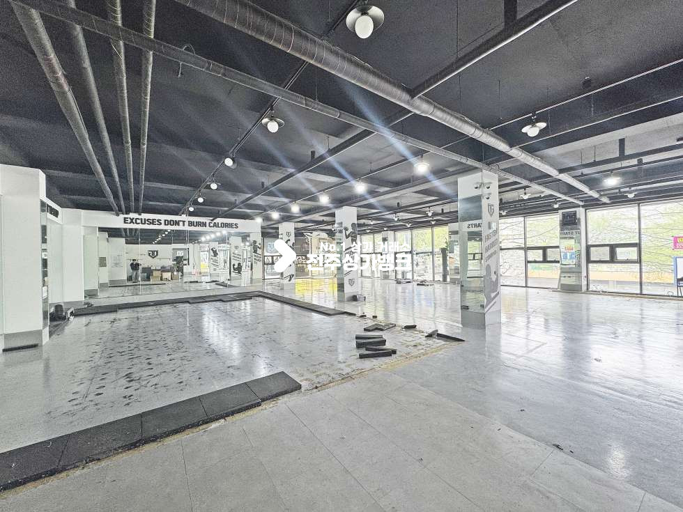 전북 전주완산구 평화동2가 평화동 메인거리 2층 148평의 상가매물이 나왔다!!! 월세 매물번호 17149 사진 1