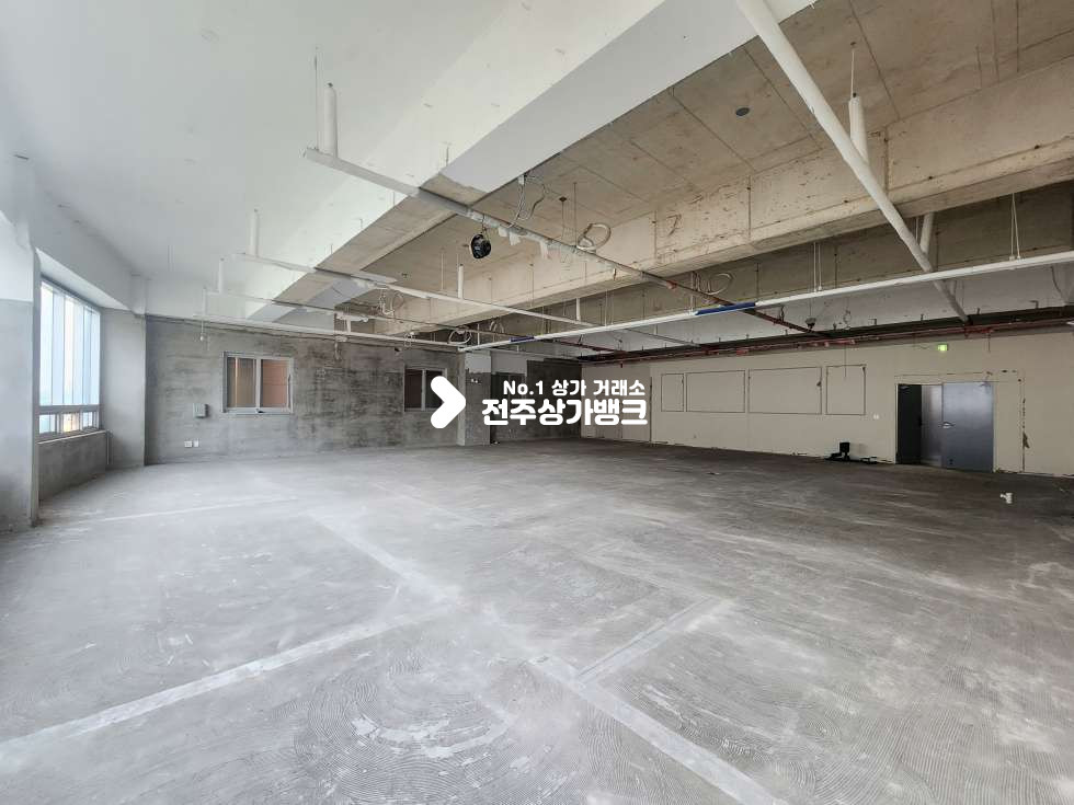 전북 완주군 이서면 혁신도시 번화가 대로변. 넓은 빌딩상가. 주차가능 월세 매물번호 17169 사진 8