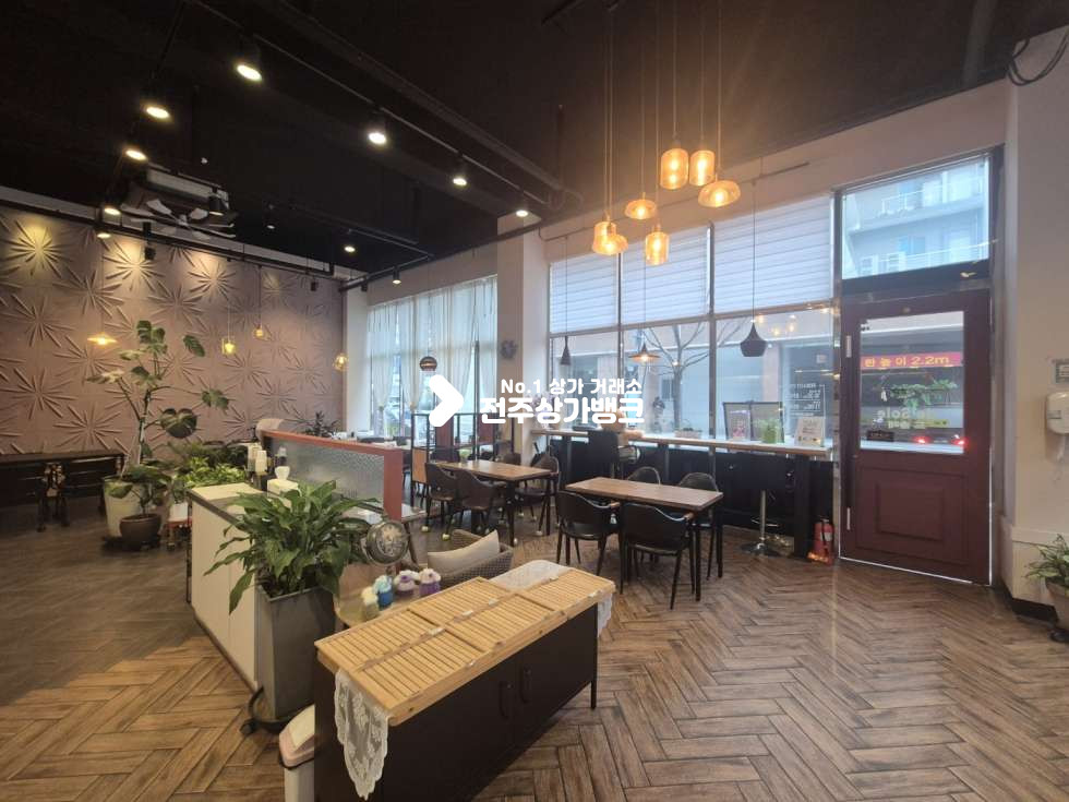 전북 전주완산구 효자동2가 ○효자동 신시가지 카페 양도양수○ 월세 매물번호 16798 사진 1