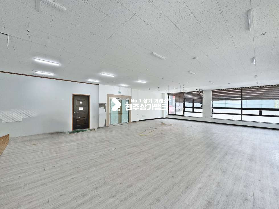 전북 전주완산구 효자동2가 신시가지 컨디션 좋고 채광좋은 상가 공실나왔습니다 월세 매물번호 17173 사진 3