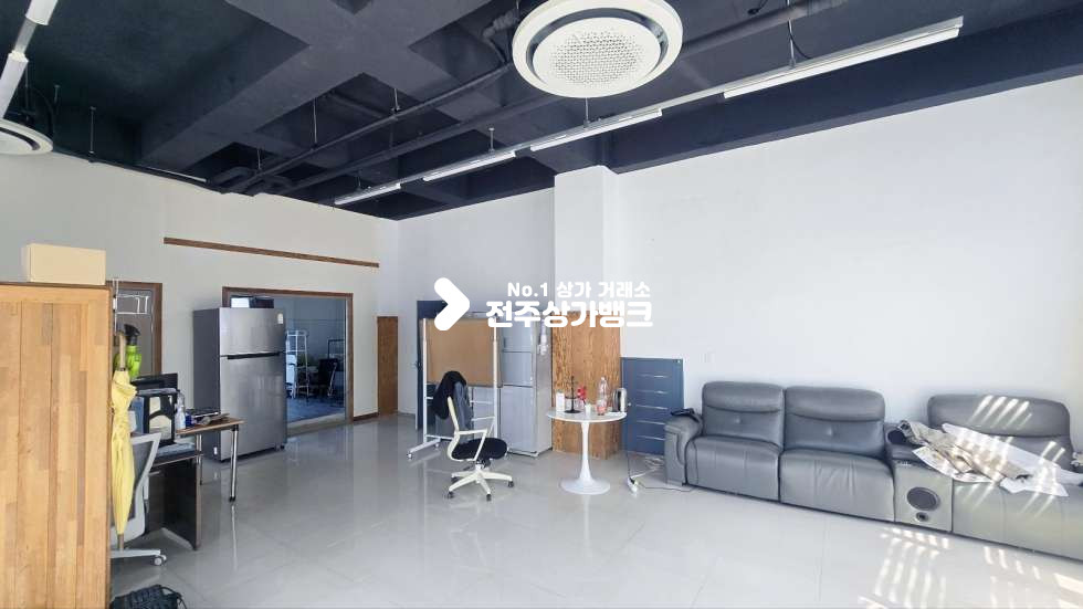 전북 전주덕진구 만성동 만성동 무권리금 에어컨 2대 설치된 1층상가 , 인테리어깔끔 즉시입주가능 월세 매물번호 17196 사진 1