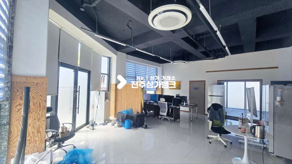 전북 전주덕진구 만성동 만성동 무권리금 에어컨 2대 설치된 1층상가 , 인테리어깔끔 즉시입주가능 월세 매물번호 17196 사진 2