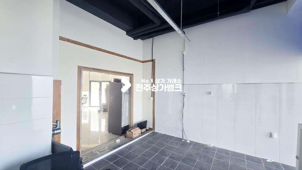 전북 전주덕진구 만성동 만성동 무권리금 에어컨 2대 설치된 1층상가 , 인테리어깔끔 즉시입주가능 월세 매물번호 17196 사진 7