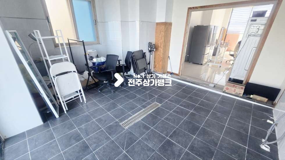 전북 전주덕진구 만성동 만성동 무권리금 에어컨 2대 설치된 1층상가 , 인테리어깔끔 즉시입주가능 월세 매물번호 17196 사진 9