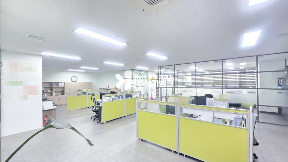 전북 전주완산구 효자동2가 인테리어 깔끔한 전용 65평형 사무실 ! 내부집기 사용가능 협의입주가능 ! 월세 매물번호 17197 사진 1