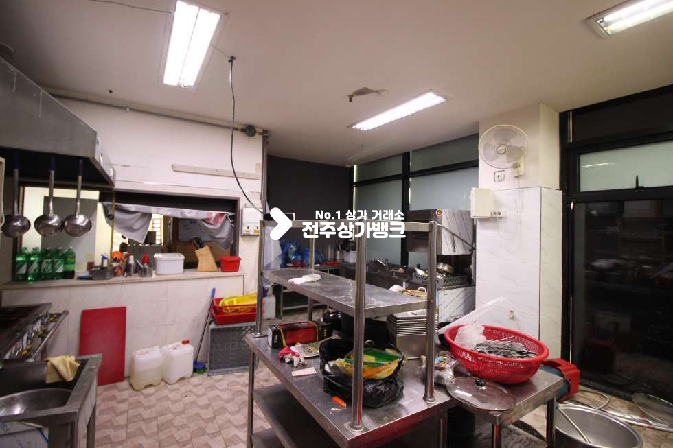 전북 전주완산구 효자동3가 신시가지 중심 상권에 위치한 1층 상가 자리 입니다. 월세 매물번호 10905 사진 7