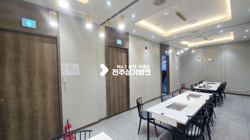 전북 전주덕진구 팔복동2가 공단에 위치한 2층 음식점 양도양수 권리금,월세 협의가능 , 월세 매물번호 17217 사진 8
