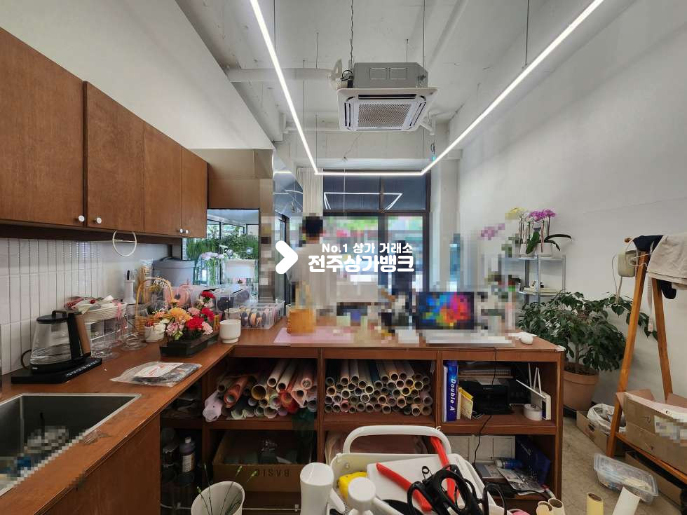 전북 전주완산구 효자동2가 효자도서관 인근 도로변 1층상가. 유동인구 있음. 내부화장실 있음. 월세 매물번호 17220 사진 4